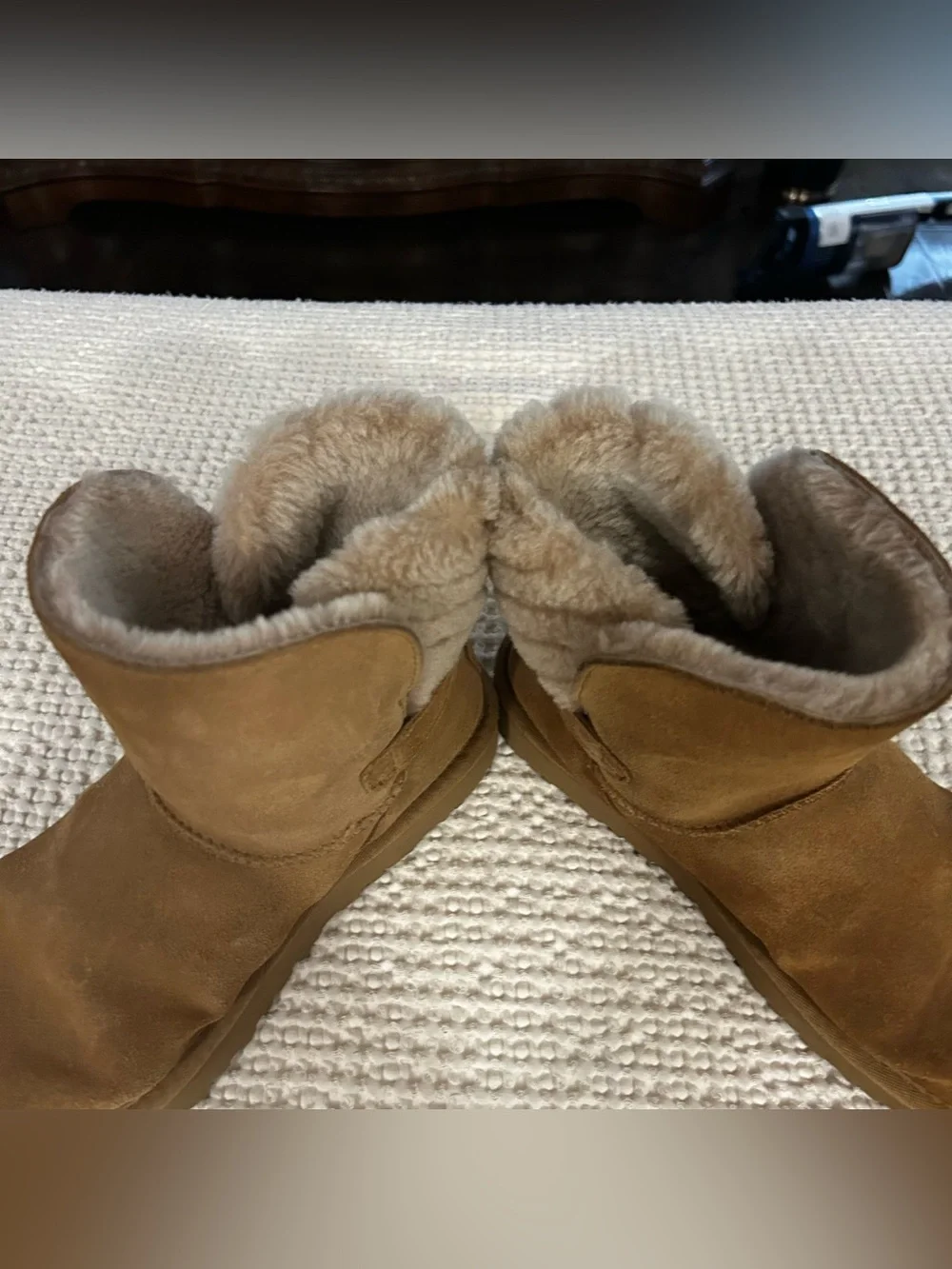 Womens UGG boots size 8. Tan with faux fur lining.
